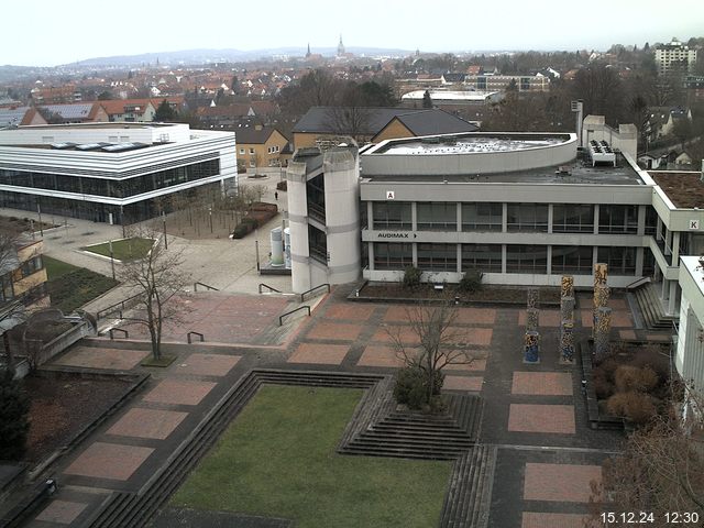 Foto der Webcam: Verwaltungsgebäude, Innenhof mit Audimax, Hörsaal-Gebäude 1