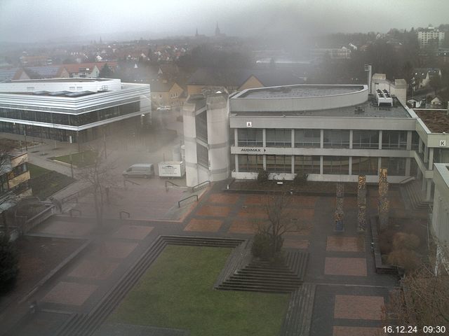 Foto der Webcam: Verwaltungsgebäude, Innenhof mit Audimax, Hörsaal-Gebäude 1