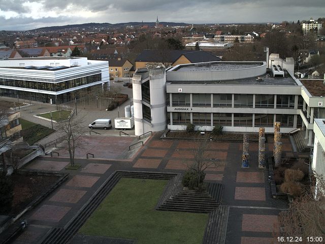 Foto der Webcam: Verwaltungsgebäude, Innenhof mit Audimax, Hörsaal-Gebäude 1