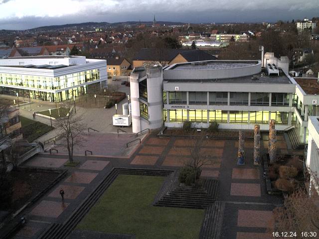 Foto der Webcam: Verwaltungsgebäude, Innenhof mit Audimax, Hörsaal-Gebäude 1