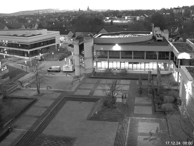 Foto der Webcam: Verwaltungsgebäude, Innenhof mit Audimax, Hörsaal-Gebäude 1