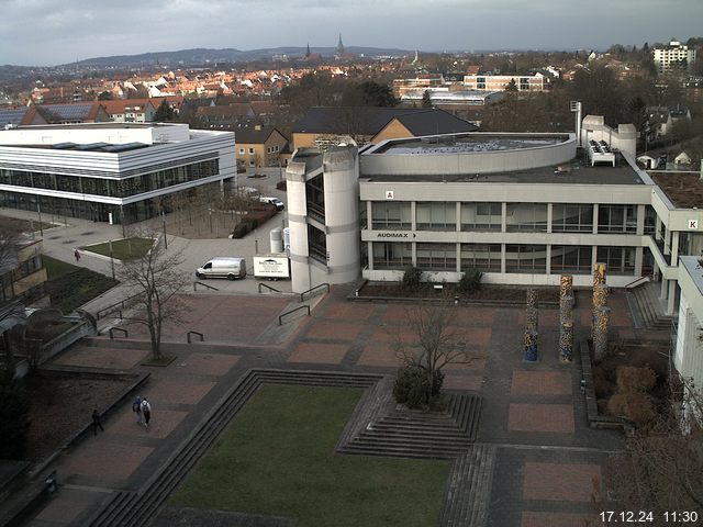 Foto der Webcam: Verwaltungsgebäude, Innenhof mit Audimax, Hörsaal-Gebäude 1