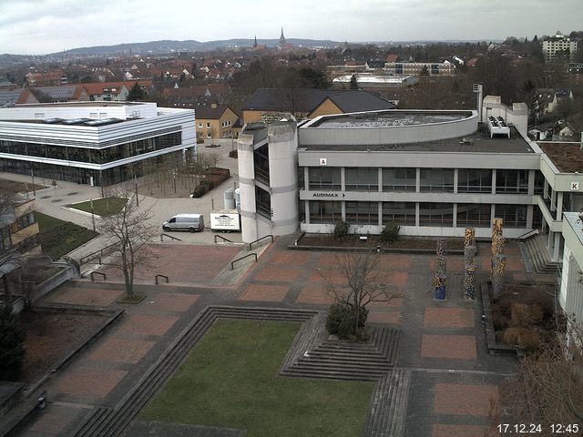 Foto der Webcam: Verwaltungsgebäude, Innenhof mit Audimax, Hörsaal-Gebäude 1