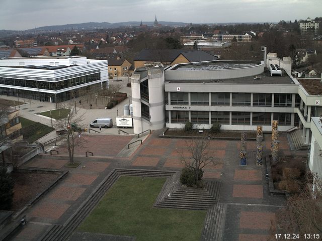 Foto der Webcam: Verwaltungsgebäude, Innenhof mit Audimax, Hörsaal-Gebäude 1