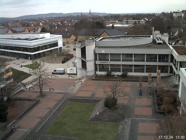 Foto der Webcam: Verwaltungsgebäude, Innenhof mit Audimax, Hörsaal-Gebäude 1