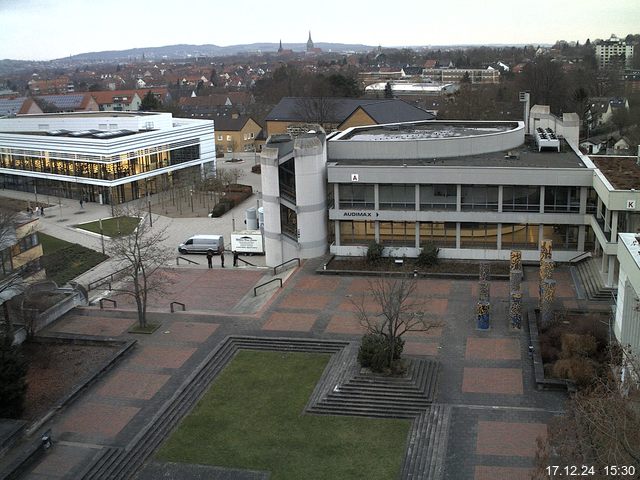 Foto der Webcam: Verwaltungsgebäude, Innenhof mit Audimax, Hörsaal-Gebäude 1