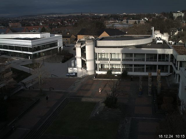 Foto der Webcam: Verwaltungsgebäude, Innenhof mit Audimax, Hörsaal-Gebäude 1