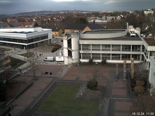 Foto der Webcam: Verwaltungsgebäude, Innenhof mit Audimax, Hörsaal-Gebäude 1