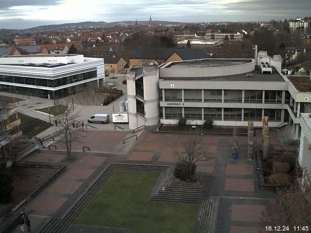 Foto der Webcam: Verwaltungsgebäude, Innenhof mit Audimax, Hörsaal-Gebäude 1