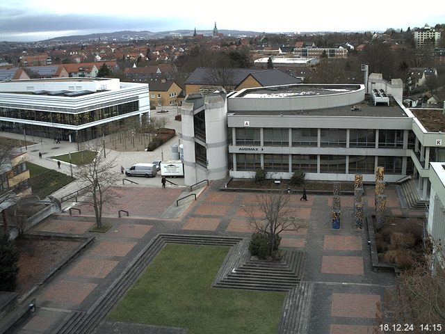 Foto der Webcam: Verwaltungsgebäude, Innenhof mit Audimax, Hörsaal-Gebäude 1