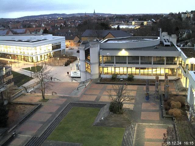 Foto der Webcam: Verwaltungsgebäude, Innenhof mit Audimax, Hörsaal-Gebäude 1