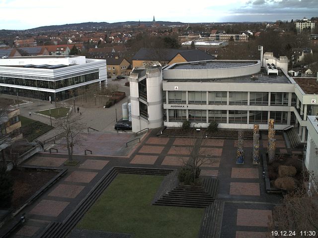 Foto der Webcam: Verwaltungsgebäude, Innenhof mit Audimax, Hörsaal-Gebäude 1