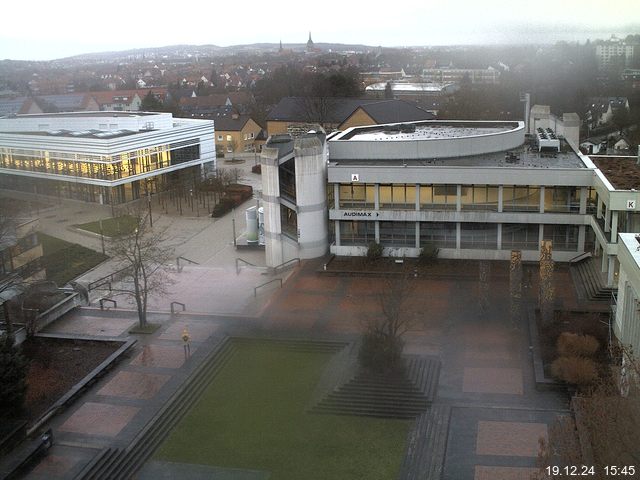 Foto der Webcam: Verwaltungsgebäude, Innenhof mit Audimax, Hörsaal-Gebäude 1