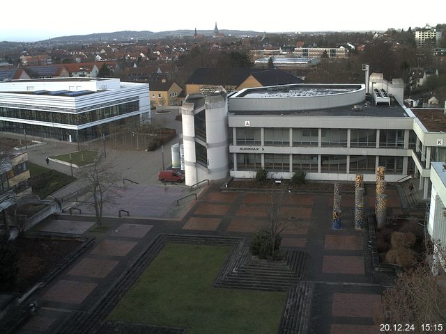 Foto der Webcam: Verwaltungsgebäude, Innenhof mit Audimax, Hörsaal-Gebäude 1