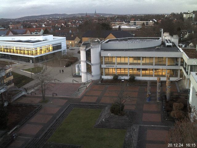 Foto der Webcam: Verwaltungsgebäude, Innenhof mit Audimax, Hörsaal-Gebäude 1