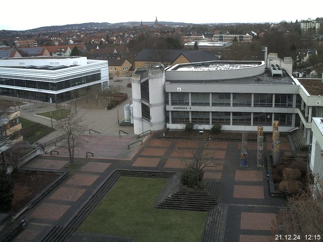 Foto der Webcam: Verwaltungsgebäude, Innenhof mit Audimax, Hörsaal-Gebäude 1