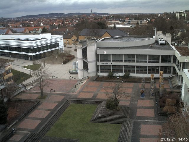 Foto der Webcam: Verwaltungsgebäude, Innenhof mit Audimax, Hörsaal-Gebäude 1