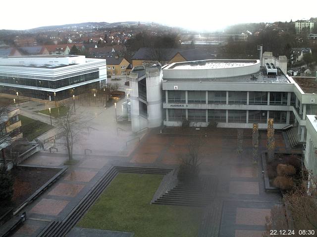 Foto der Webcam: Verwaltungsgebäude, Innenhof mit Audimax, Hörsaal-Gebäude 1