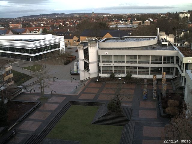 Foto der Webcam: Verwaltungsgebäude, Innenhof mit Audimax, Hörsaal-Gebäude 1