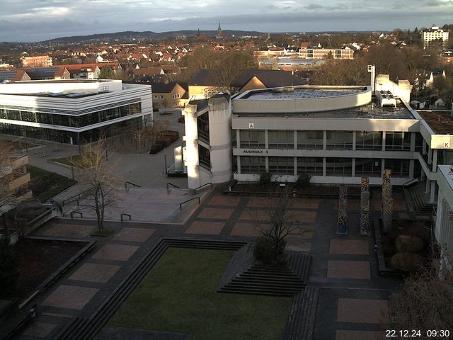 Foto der Webcam: Verwaltungsgebäude, Innenhof mit Audimax, Hörsaal-Gebäude 1