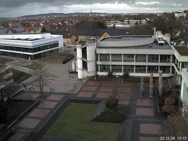 Foto der Webcam: Verwaltungsgebäude, Innenhof mit Audimax, Hörsaal-Gebäude 1