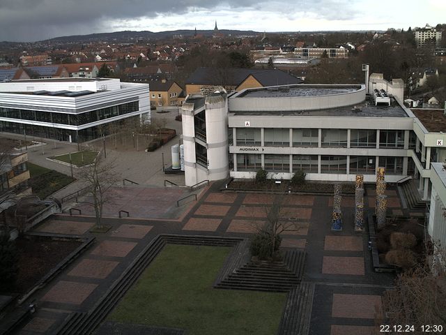 Foto der Webcam: Verwaltungsgebäude, Innenhof mit Audimax, Hörsaal-Gebäude 1