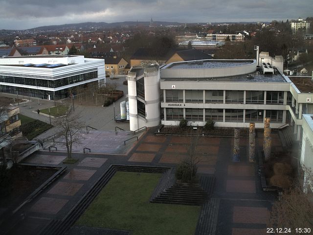 Foto der Webcam: Verwaltungsgebäude, Innenhof mit Audimax, Hörsaal-Gebäude 1