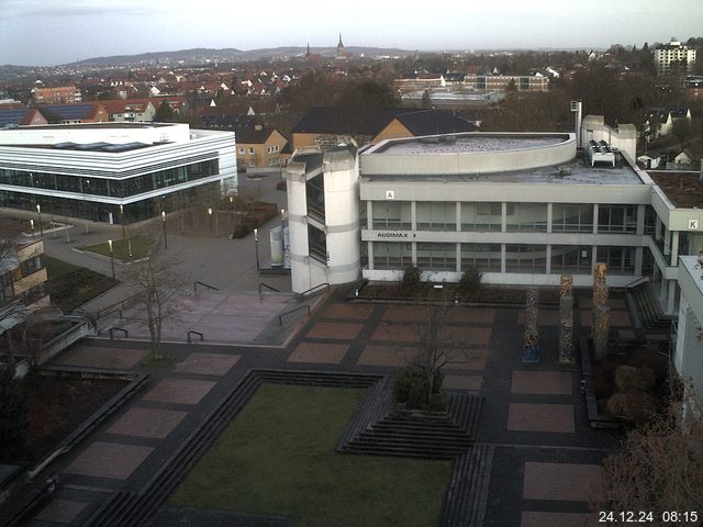 Foto der Webcam: Verwaltungsgebäude, Innenhof mit Audimax, Hörsaal-Gebäude 1