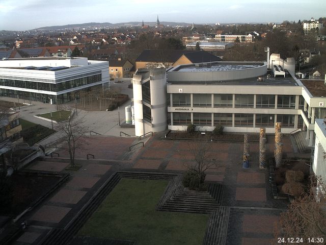 Foto der Webcam: Verwaltungsgebäude, Innenhof mit Audimax, Hörsaal-Gebäude 1