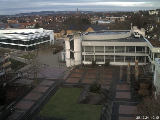 Foto der Webcam: Verwaltungsgebäude, Innenhof mit Audimax, Hörsaal-Gebäude 1