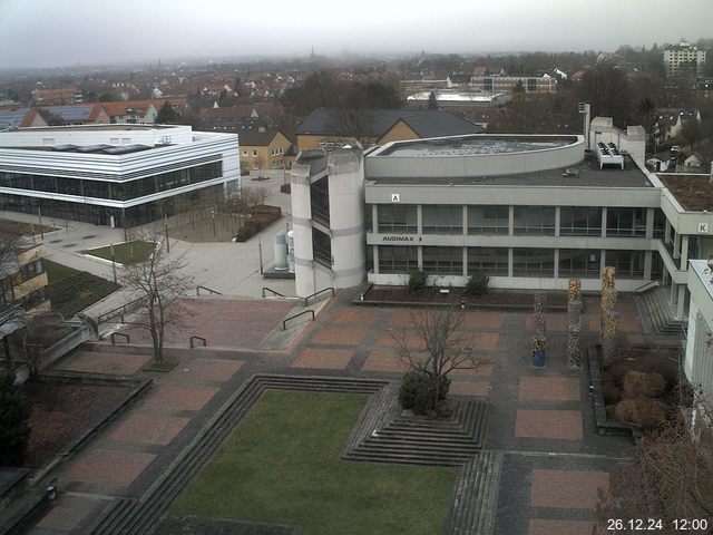 Foto der Webcam: Verwaltungsgebäude, Innenhof mit Audimax, Hörsaal-Gebäude 1