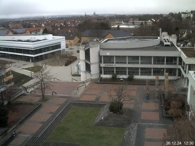 Foto der Webcam: Verwaltungsgebäude, Innenhof mit Audimax, Hörsaal-Gebäude 1