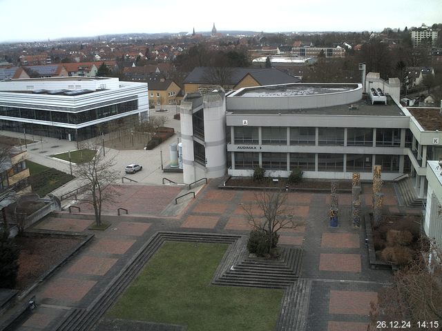 Foto der Webcam: Verwaltungsgebäude, Innenhof mit Audimax, Hörsaal-Gebäude 1