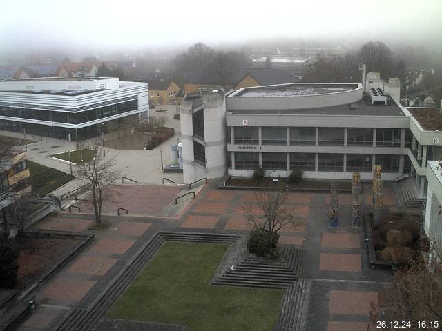 Foto der Webcam: Verwaltungsgebäude, Innenhof mit Audimax, Hörsaal-Gebäude 1