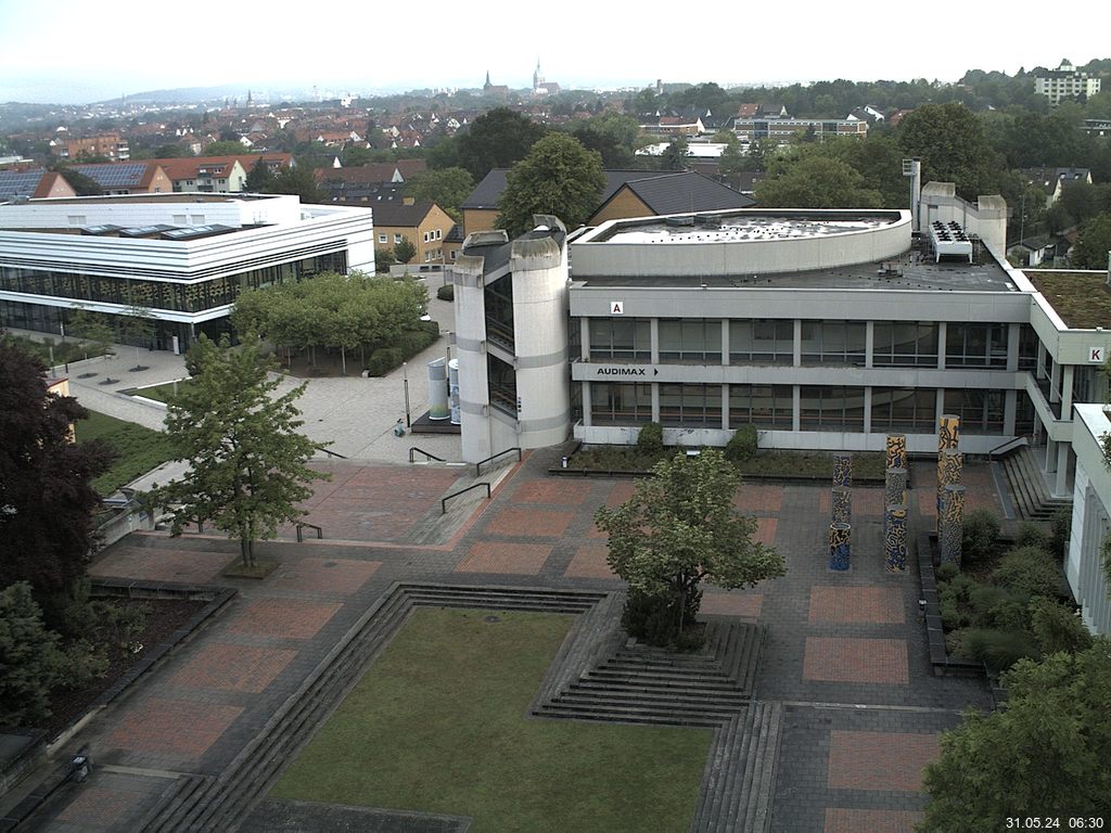 Foto der Webcam: Verwaltungsgeb&auml;ude, Innenhof mit Audimax, H&ouml;rsaal-Geb&auml;ude 1