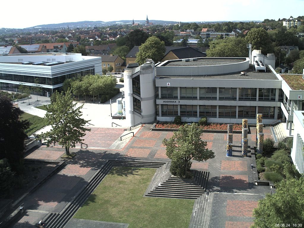 Foto der Webcam: Verwaltungsgeb&auml;ude, Innenhof mit Audimax, H&ouml;rsaal-Geb&auml;ude 1