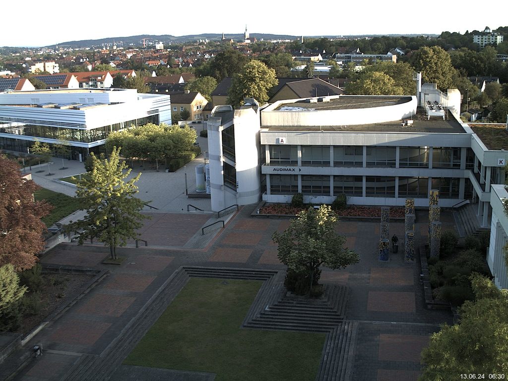 Foto der Webcam: Verwaltungsgeb&auml;ude, Innenhof mit Audimax, H&ouml;rsaal-Geb&auml;ude 1
