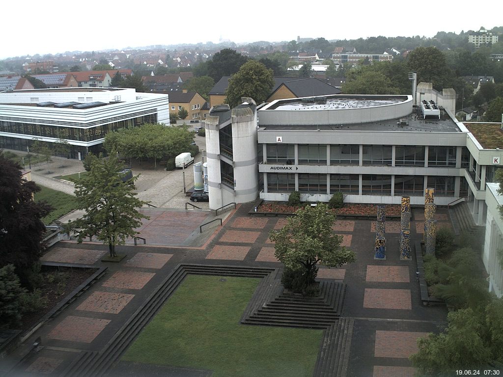 Foto der Webcam: Verwaltungsgeb&auml;ude, Innenhof mit Audimax, H&ouml;rsaal-Geb&auml;ude 1