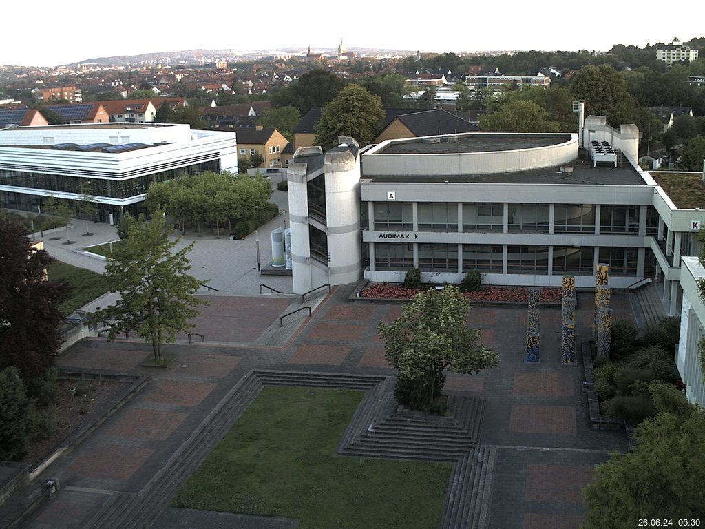 Foto der Webcam: Verwaltungsgeb&auml;ude, Innenhof mit Audimax, H&ouml;rsaal-Geb&auml;ude 1
