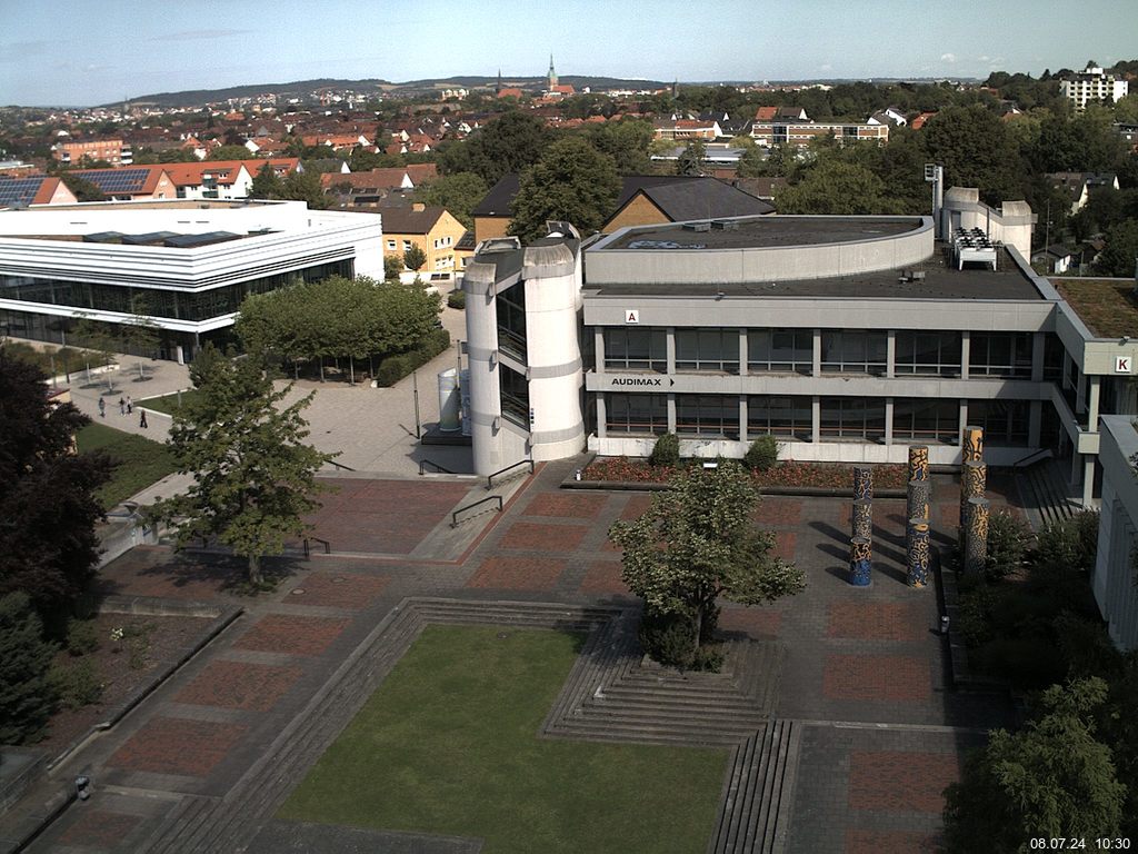 Foto der Webcam: Verwaltungsgebäude, Innenhof mit Audimax, Hörsaal-Gebäude 1