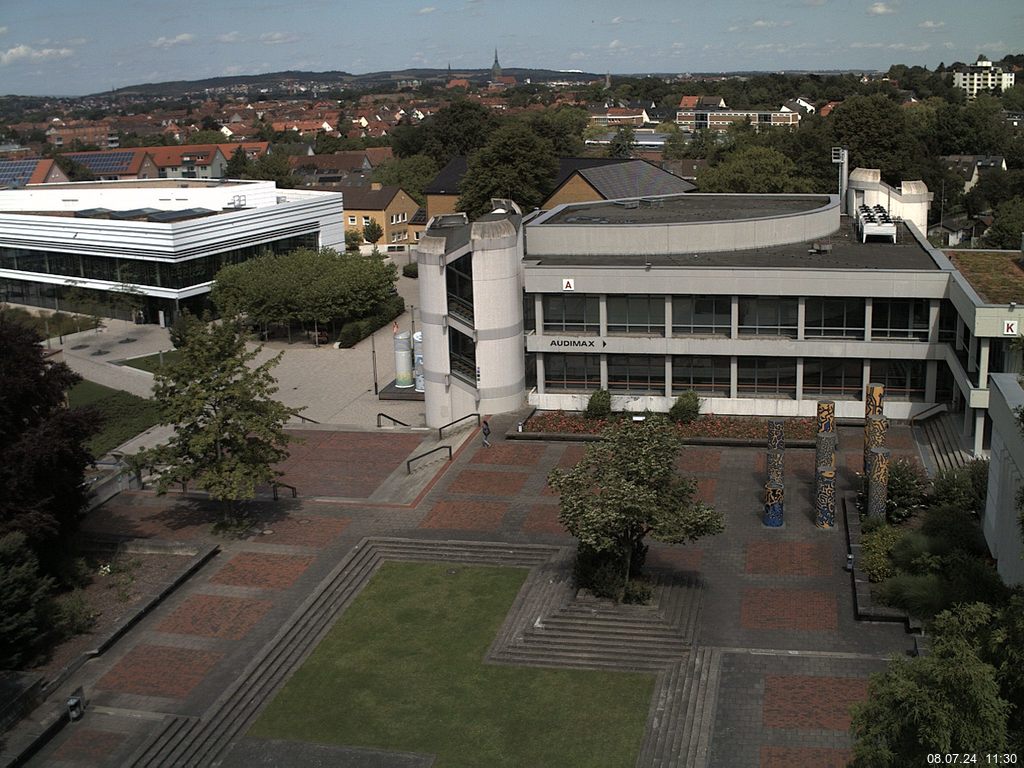 Foto der Webcam: Verwaltungsgebäude, Innenhof mit Audimax, Hörsaal-Gebäude 1