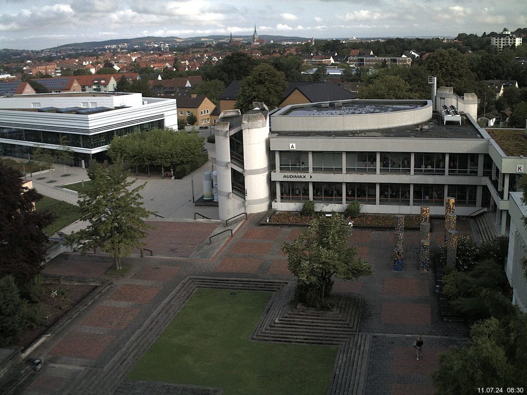 Foto der Webcam: Verwaltungsgebäude, Innenhof mit Audimax, Hörsaal-Gebäude 1