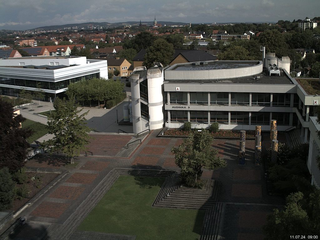 Foto der Webcam: Verwaltungsgebäude, Innenhof mit Audimax, Hörsaal-Gebäude 1