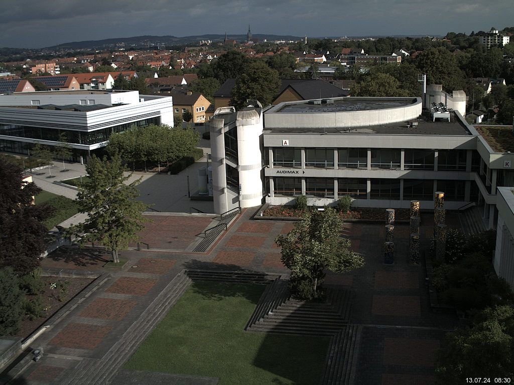 Foto der Webcam: Verwaltungsgebäude, Innenhof mit Audimax, Hörsaal-Gebäude 1