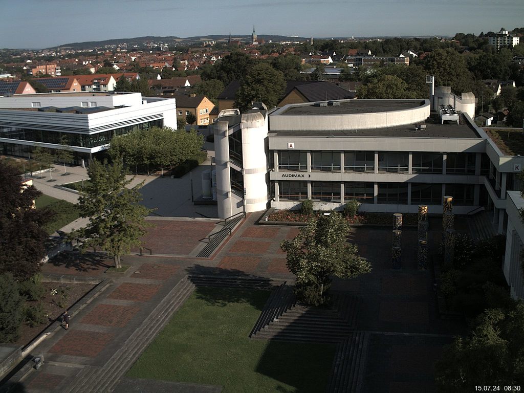 Foto der Webcam: Verwaltungsgebäude, Innenhof mit Audimax, Hörsaal-Gebäude 1