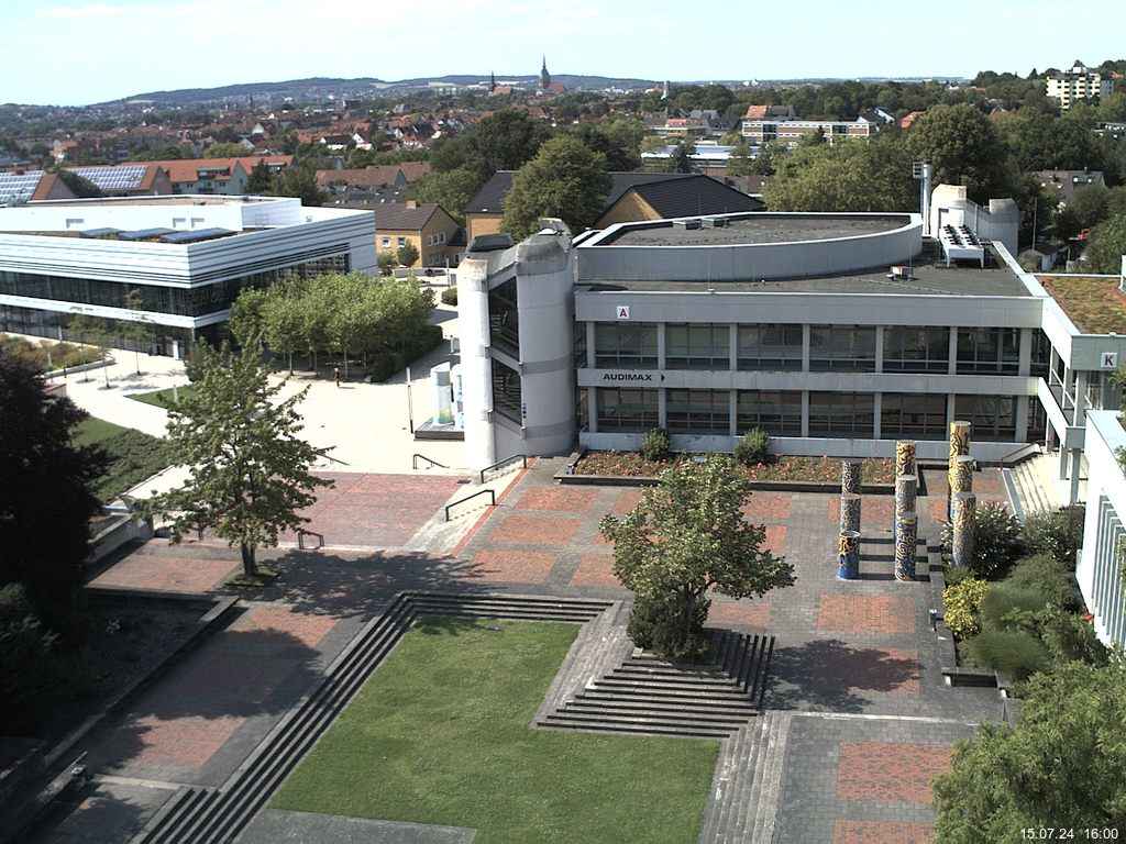 Foto der Webcam: Verwaltungsgebäude, Innenhof mit Audimax, Hörsaal-Gebäude 1