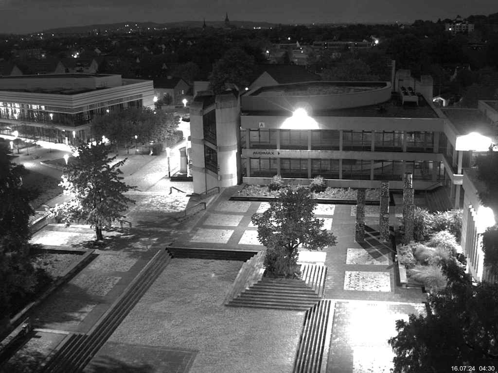 Foto der Webcam: Verwaltungsgebäude, Innenhof mit Audimax, Hörsaal-Gebäude 1