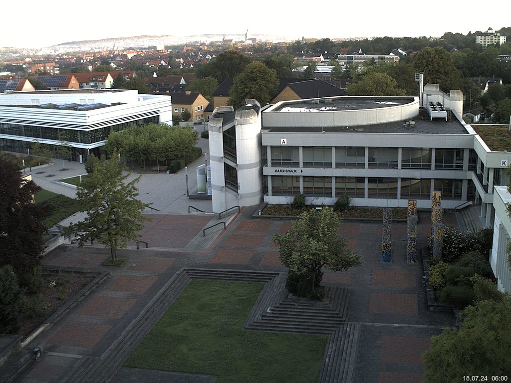 Foto der Webcam: Verwaltungsgeb&auml;ude, Innenhof mit Audimax, H&ouml;rsaal-Geb&auml;ude 1