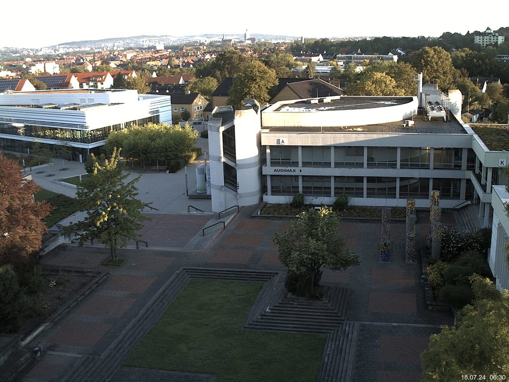 Foto der Webcam: Verwaltungsgeb&auml;ude, Innenhof mit Audimax, H&ouml;rsaal-Geb&auml;ude 1