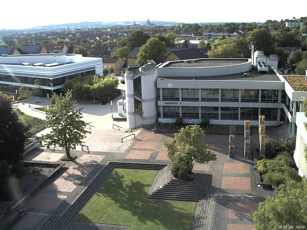 Foto der Webcam: Verwaltungsgeb&auml;ude, Innenhof mit Audimax, H&ouml;rsaal-Geb&auml;ude 1